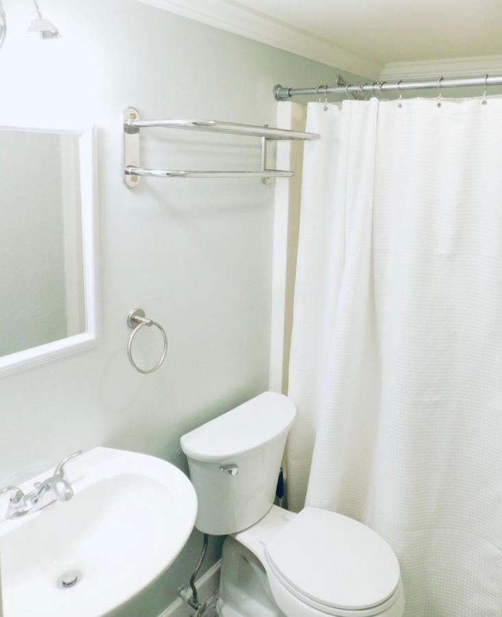 Budget Friendly Condo Perfect For A Romantic Getaway Within Walking Distance To The Beach! ガルフ・ショアーズ エクステリア 写真