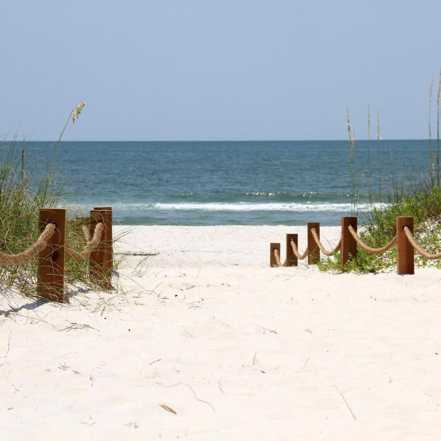 Budget Friendly Condo Perfect For A Romantic Getaway Within Walking Distance To The Beach! ガルフ・ショアーズ エクステリア 写真