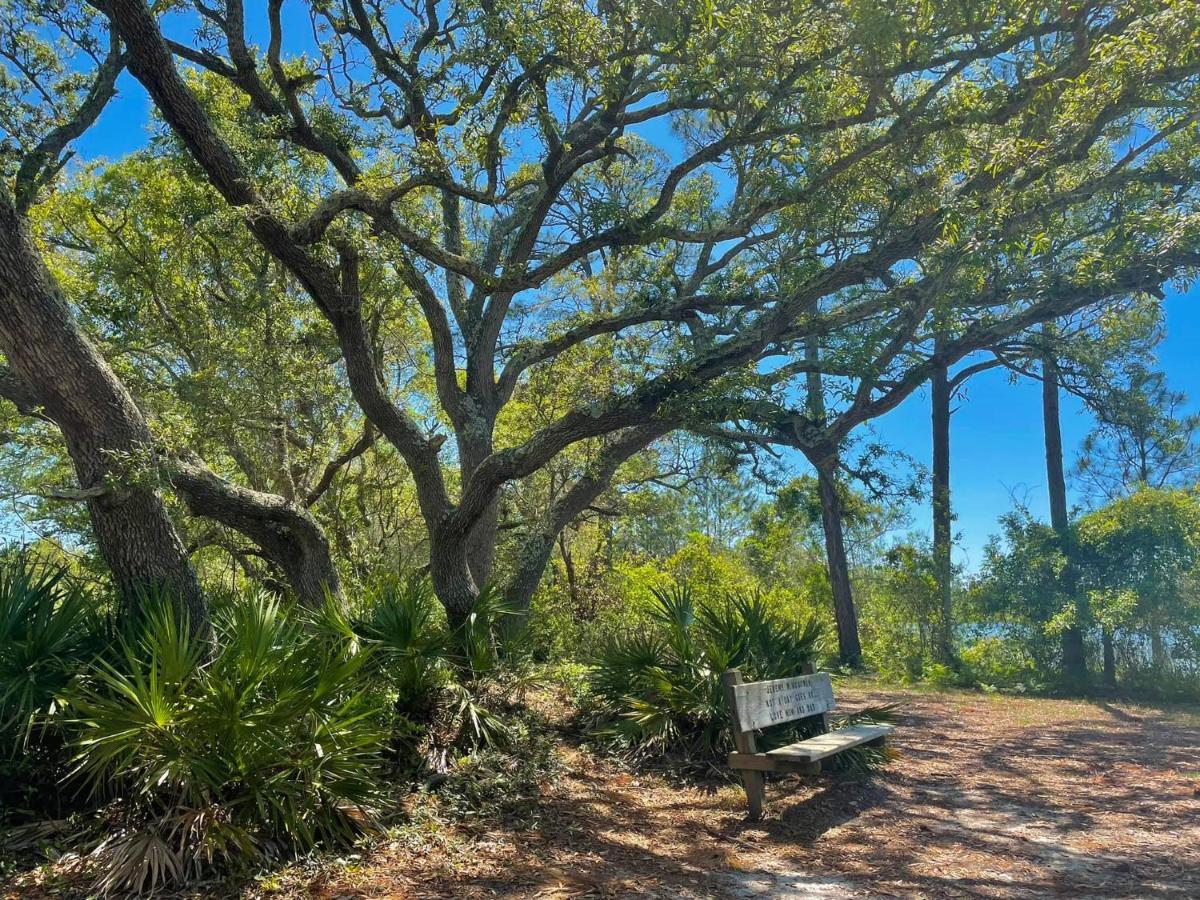 Budget Friendly Condo Perfect For A Romantic Getaway Within Walking Distance To The Beach! ガルフ・ショアーズ エクステリア 写真