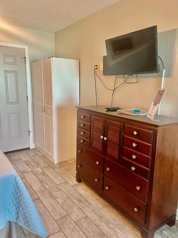 Budget Friendly Condo Perfect For A Romantic Getaway Within Walking Distance To The Beach! ガルフ・ショアーズ エクステリア 写真